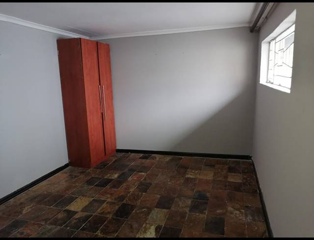 1 bed property to rent in WINCHESTER HILLS